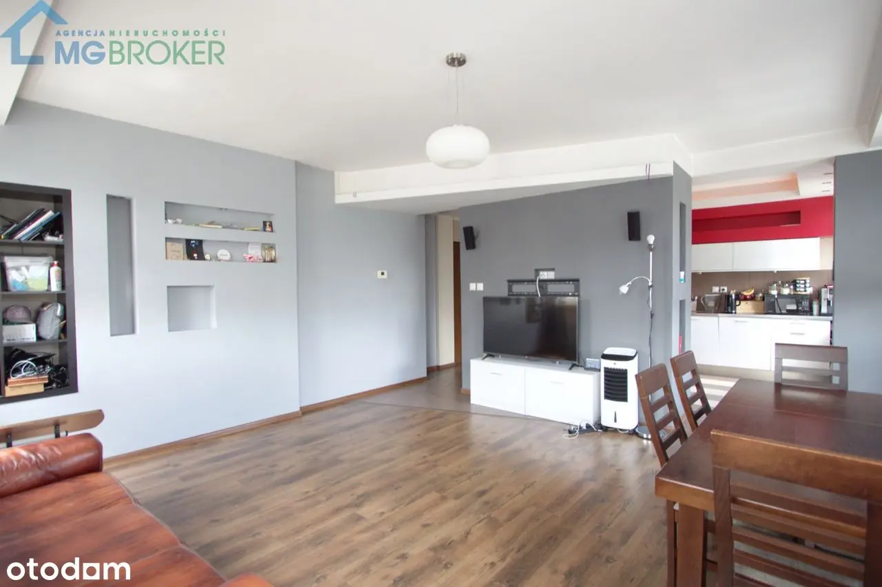 Komfortowy apartament na sprzedaż — Mysłowice, pl. Wolności, winda i garaż